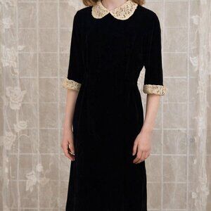 Vintage 1930s Black Velvet Dress Lace Collar Art Deco XS